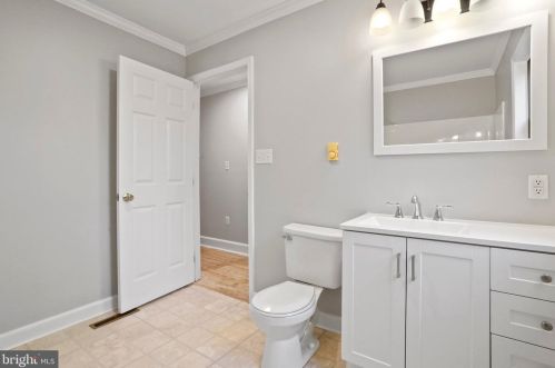 204 Quiet Place Ln, Berkeley Springs WV  25411-6633 exterior