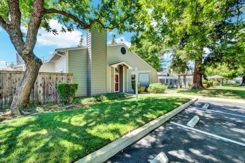 172 Village Ct, Vacaville, CA 95687-6796