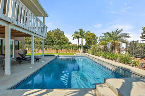 6880 Rycroft Dr, Riverside CA  92506-5317 exterior