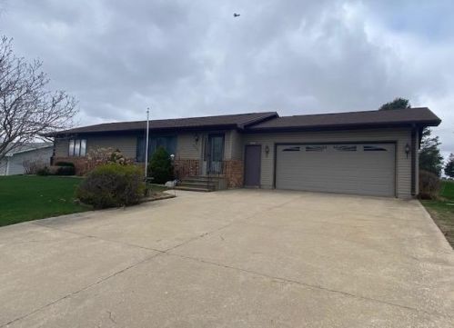 105 5th Ave, Spring Grove, MN 55974-1318