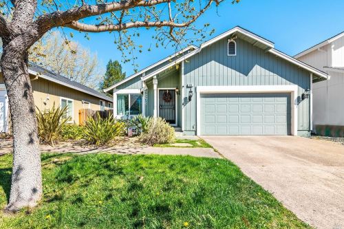 809 Bond Pl, Windsor, CA 95492-8850