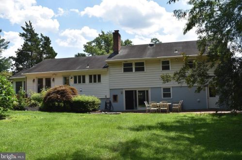 337 Hutchinson Ave, Tavistock, NJ 08033-3915