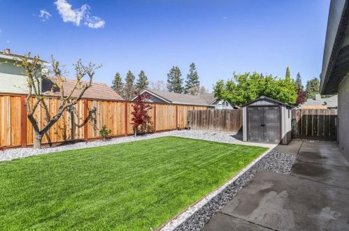 2665 Hawkeye Ave, Turlock CA  95380-2950 exterior