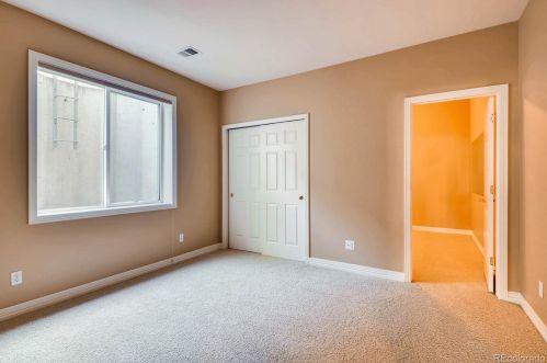 22540 Peakview Dr, Aurora CO 80016-7026 exterior