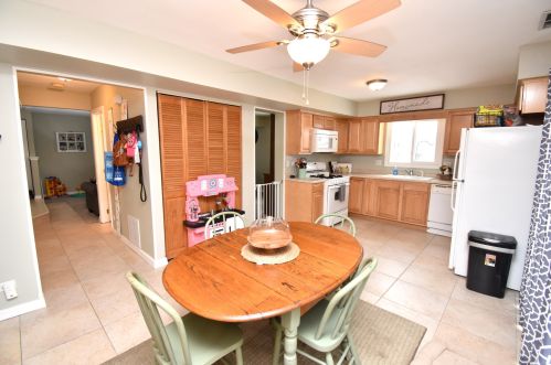 731 Sand Crk Dr, Carol Stream IL  60188-9138 exterior