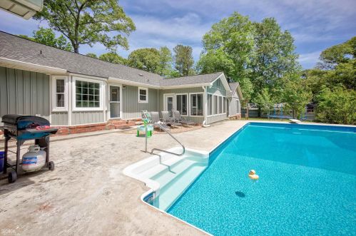 102 Chimney Pl, Warner Robins GA  31088-6523 exterior