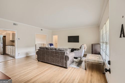 3685 Cantrell Rd, Atlanta GA  30319-1304 exterior