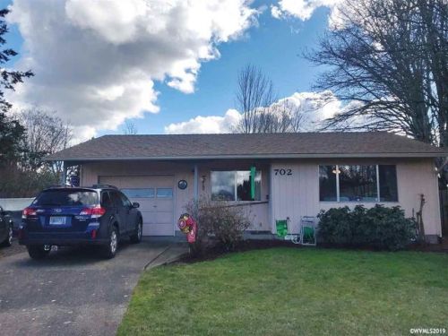 702 Rhododendron St, Lebanon, OR 97355-1626