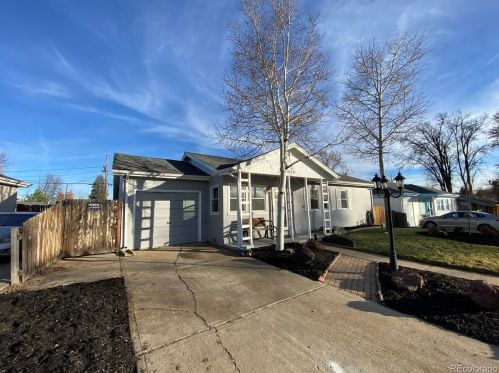 1636 Michigan Way, Denver CO  80219-4548 exterior