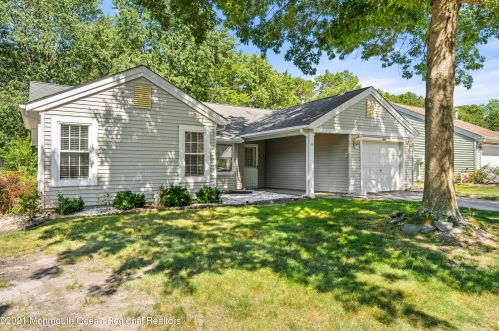 2109 Llewellyn Pkwy, Lacey, NJ 08731-3818