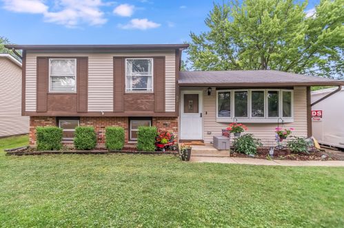 836 Tamms Ln, Lemont, IL 60440-1622