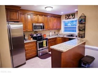 3741 Linnet Ln, Portsmouth, VA 23703-2256