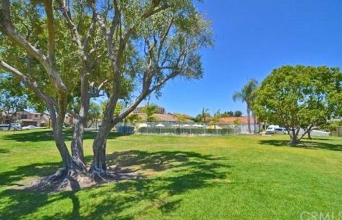 8588 Trinity River Cir, Santa Ana CA 92708-5535 exterior