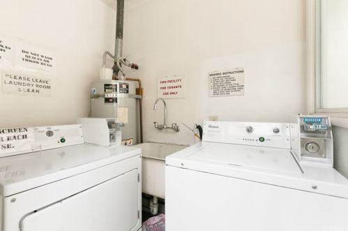 438 Ivy St, Glendale CA  91204-1272 exterior