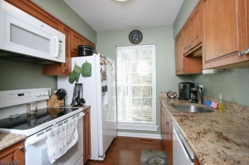 19 Green Heron Dr, Hackettstown NJ  07840-3300 exterior