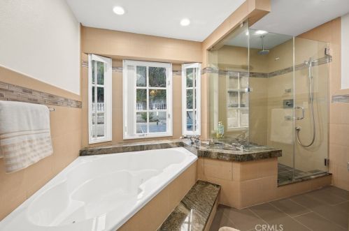 1468 Hillside Dr, Glendale CA  91208-2417 exterior