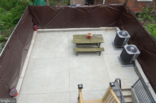 5040 Market St, Philadelphia PA 19139-3504 exterior