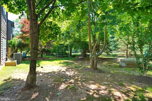 7 Brookline Ct, Princeton NJ  08540-1741 exterior