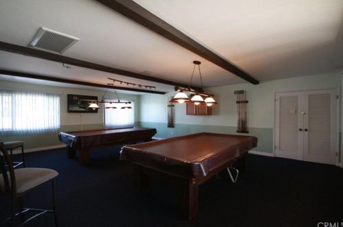 9850 Garfield Ave, Huntington Beach CA  92646-2402 exterior