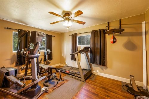 3990 Eastside Calpella Rd, Ukiah CA  95482-9559 exterior