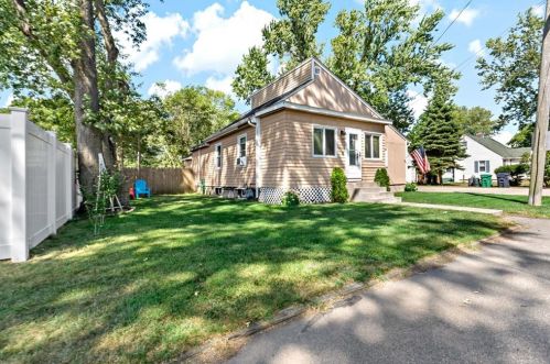 87 Ryan Ave, Warwick, RI 02889-8823