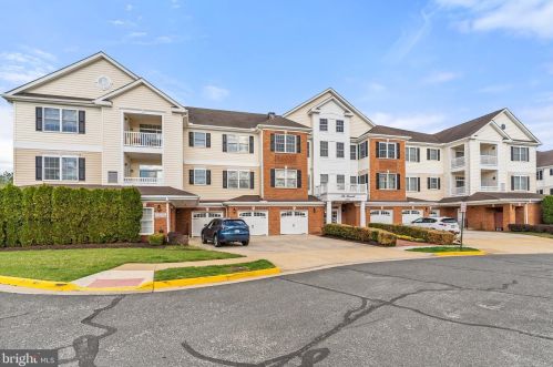 15221 Royal Crest Dr, Haymarket, VA 20169-6227