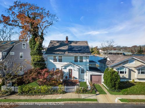 1503 Comstock St, Tinton Falls NJ  07712-5009 exterior