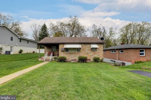 792 High St, Harrisburg, PA 17113-1718