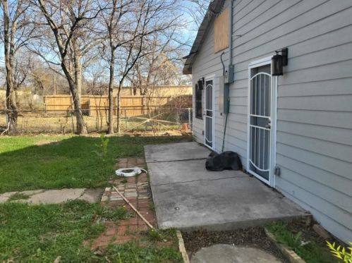 3411 Mclean St, Fort Worth TX  76103-2507 exterior