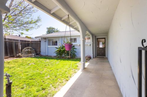 8190 Runyon Ct, Citrus Heights, CA 95610-2608