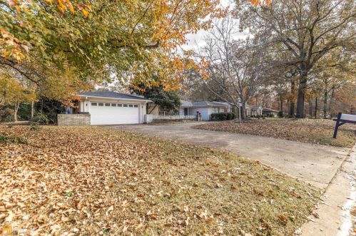 120 Tanglewood Dr, Warner Robins, GA 31093-2151