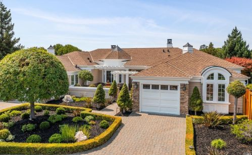 38 Chapel Cove Dr, San Rafael, CA 94901-1548
