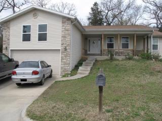 300 Pine St, Branson, MO 65616-3513