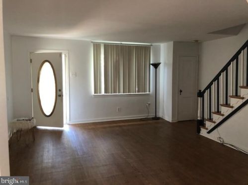 2110 Longshore Ave, Philadelphia, PA 19149-1817