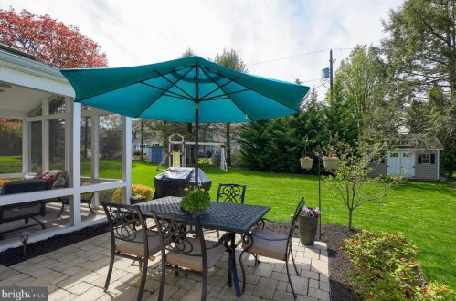 1518 Sunset Ave, Lancaster PA  17601-4328 exterior