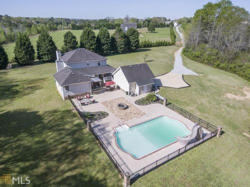 25 Apple Rd, Locust Grove, GA 30248-4205