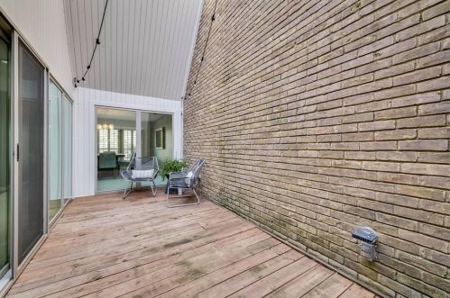 9672 Atherton Dr, Dallas TX  75243-6135 exterior