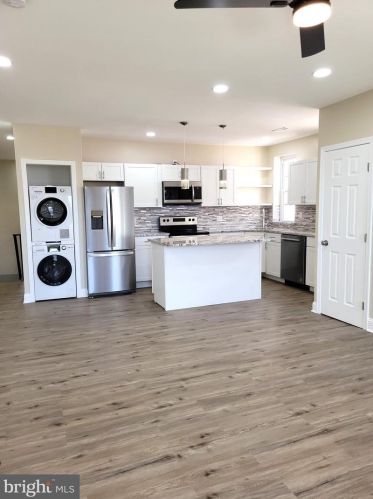 605 64 St, Philadelphia PA 19139-1004 exterior