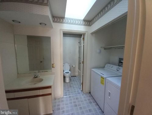 3239 Glengreen Dr, Lancaster PA  17601-1338 exterior