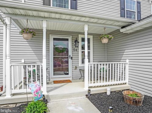 54 Skyview Cir, Hanover, PA 17331-7547