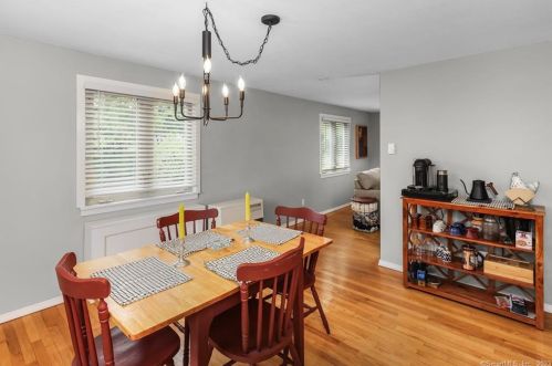 1 Yellow Yellow Cir, Middletown CT  06457-4929 exterior