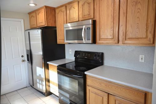 2696 Toy Ln, San Jose, CA 95121-1263