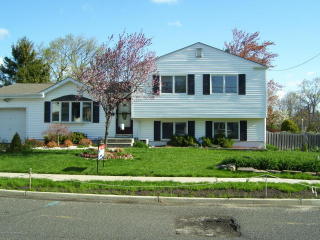44 Annapolis Dr, Hazlet, NJ 07730-2331