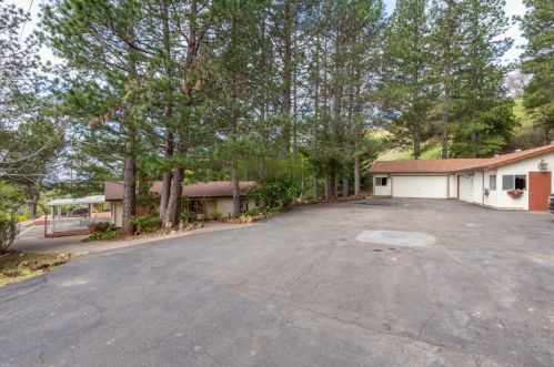 21010 Bear Creek Rd, Los Gatos, CA 95033-9437