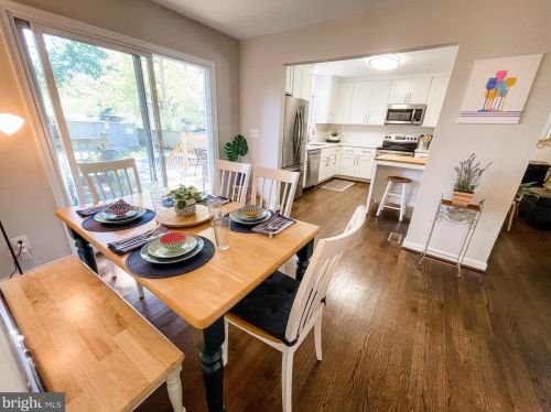 733 Stinchcomb Rd, Severna Park MD  21146-4223 exterior