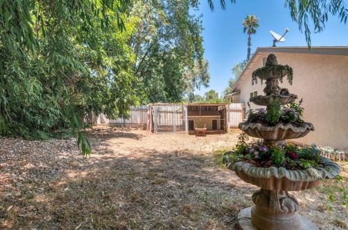 1262 Tiger Tail Dr, Riverside CA  92506-5475 exterior