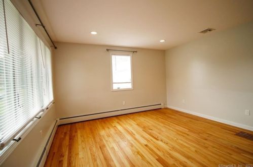 32 Laurel St, Southington CT  06489-1226 exterior