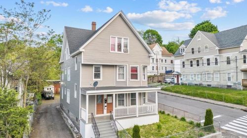 165 Walnut St, Waterbury, CT 06704-4033
