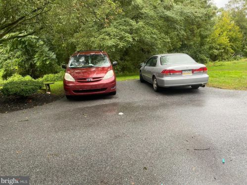 1613 Chadwick Cir, Lancaster PA  17603-9384 exterior