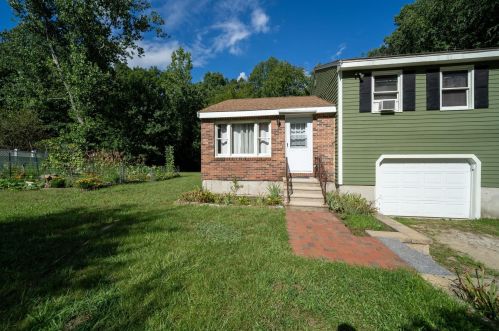 34 Hemlock Cir, Sandown, NH 03873-2409